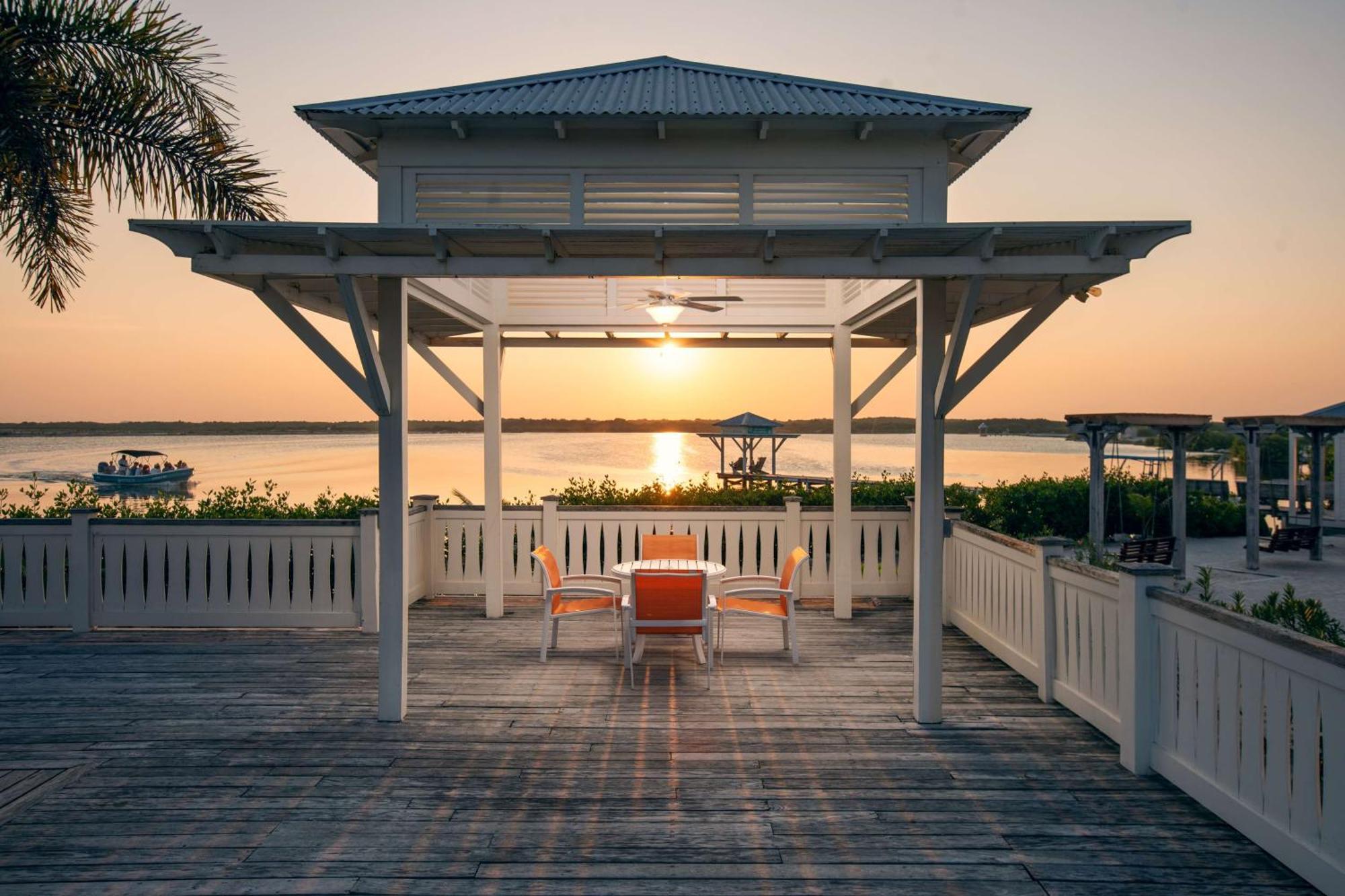 סן פדרו Mahogany Bay Resort And Beach Club, Curio Collection מראה חיצוני תמונה